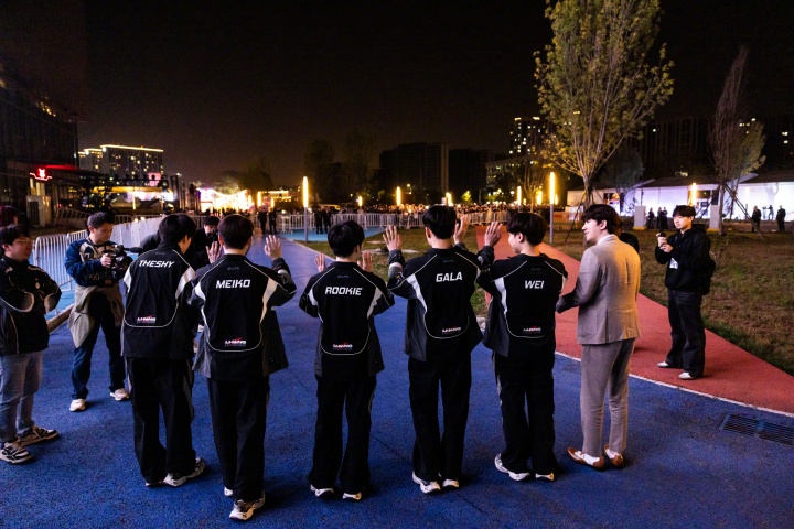 iG长文总结S15:不是每一次登攀都能抵达顶峰,2025我们不说再见!